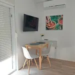 Nino 1 招待所 3*