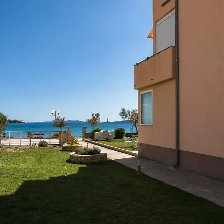 Nino 1 بيت ضيافة 3*