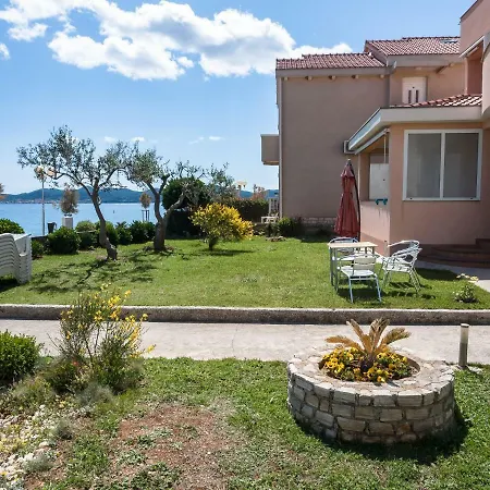 بيت ضيافة Nino 1